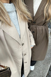 Line Trenchcoat (Preorder del. week 10) - Beige - BYIC