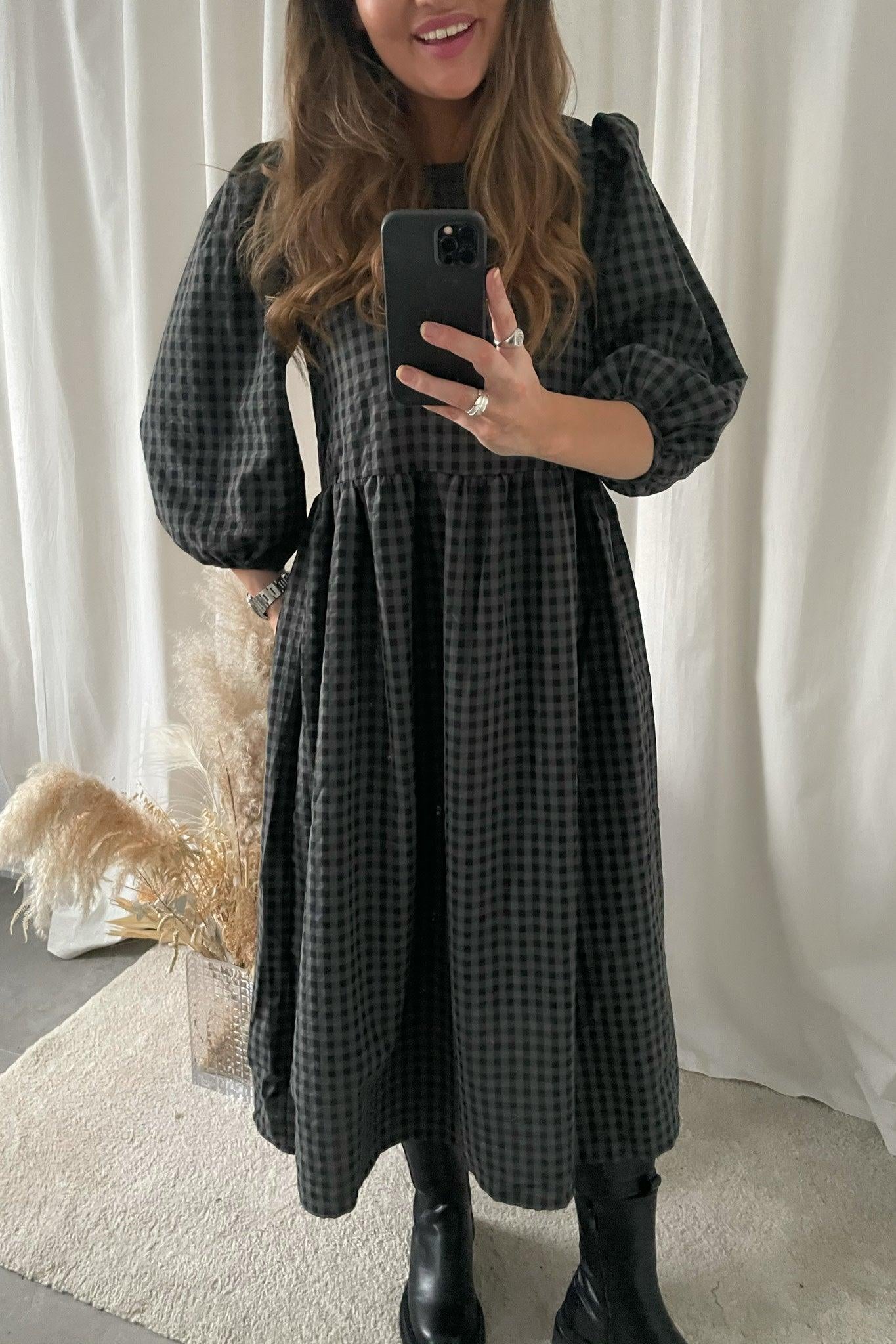 Aminni O-Neck 3/4 Midi Dress - Green - BYIC